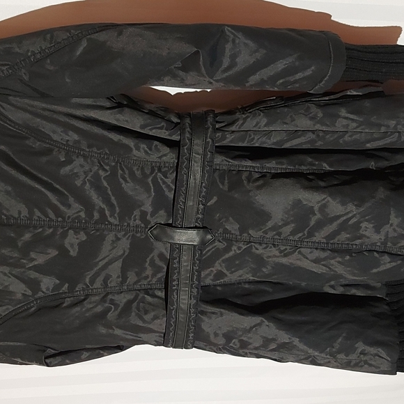 16. DANIER WOMANS WINTER JACKET! - Picture 6 of 11